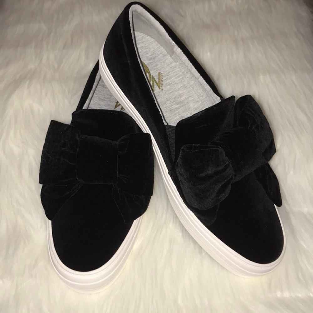 NWT Women's Black Velvet Oversized Bow Slip-On Shoes